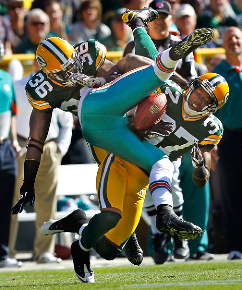 Green Bay Packers vs The Miami Dolphins  Green Bay, Wisconsin commercial  and editorial photographer Mike Roemer