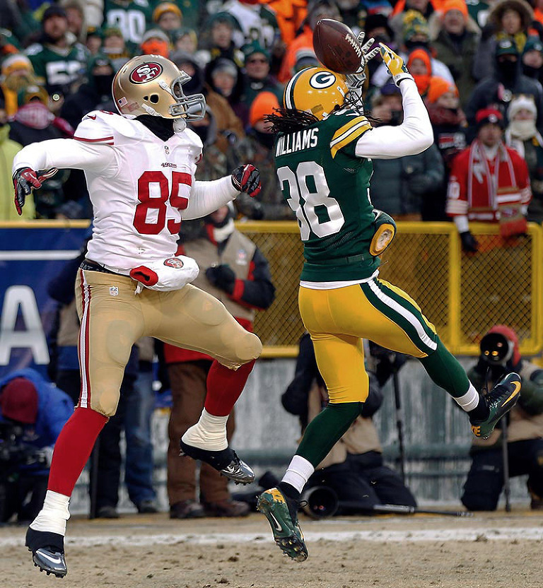 12,711 San Francisco 49ers V Green Bay Packers Stock Photos, High